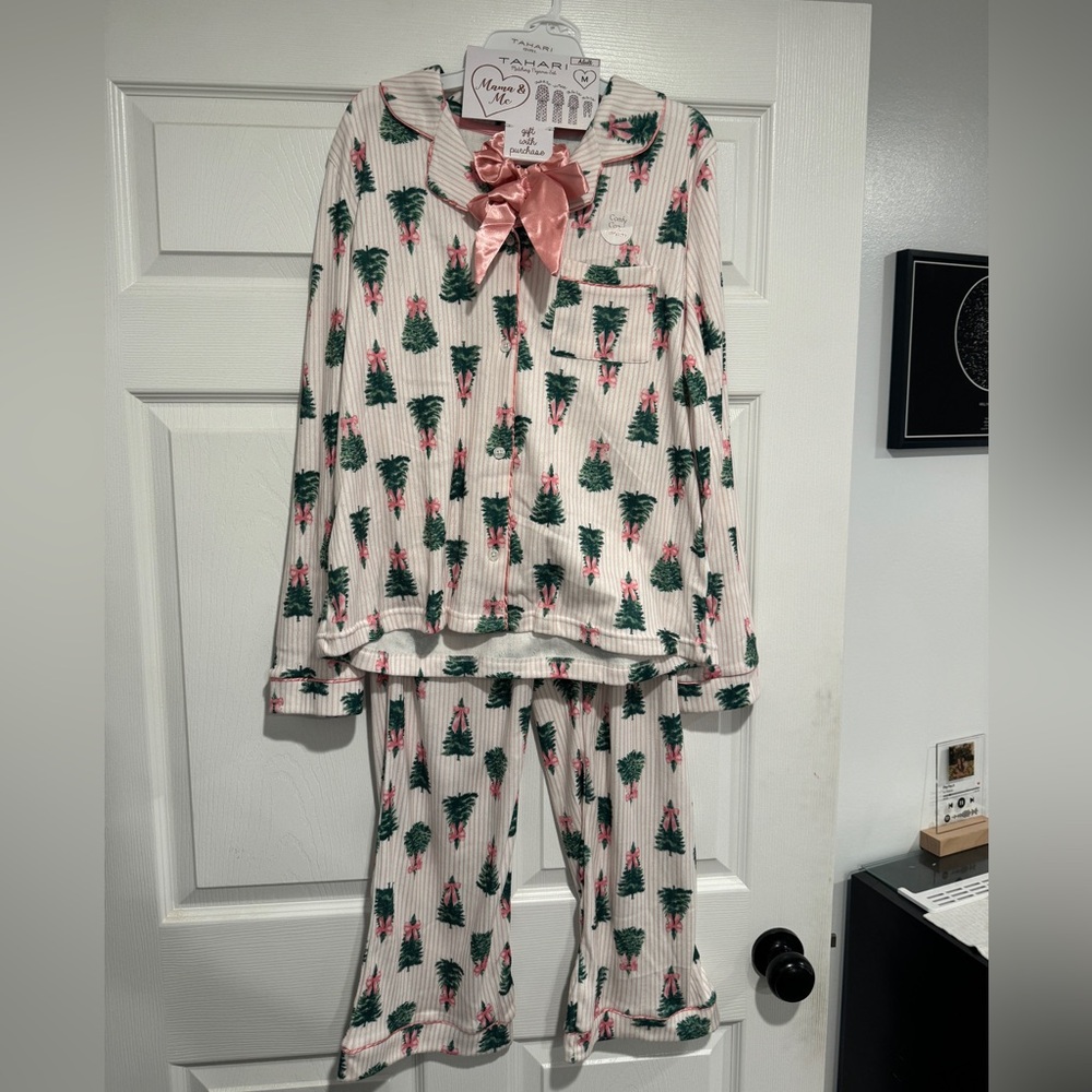 Tahari Mommy and Me Pajama Set with Christmas Tree and Pink Bow